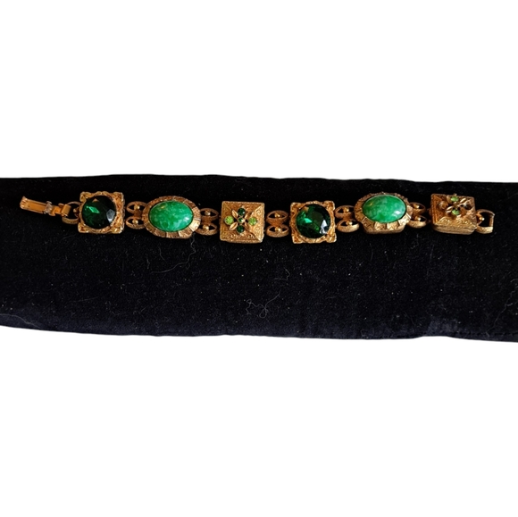 Vintage Victorian Revival Emerald Green Glass Cabochon & Gold Bracelet - Picture 2 of 8